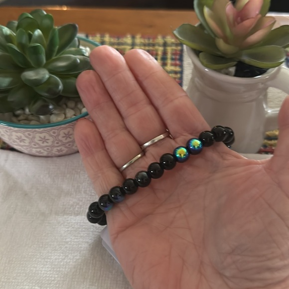 Hand Crafted Glass Aurora Borealis Stretch Bracelet - Picture 6 of 7